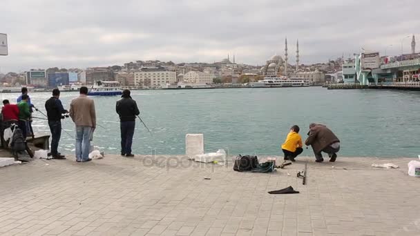 Pescadores en Estambul — Vídeos de Stock
