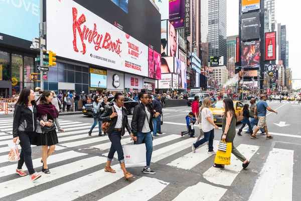 Crowded Times Square en Nueva York —  Fotos de Stock