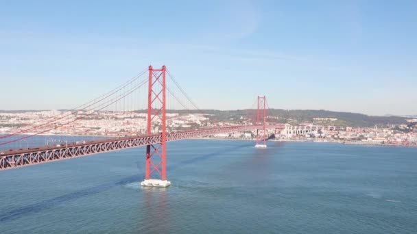 Lisbon, Jembatan 25 de Abril di Lisboa, Portugal — Stok Video