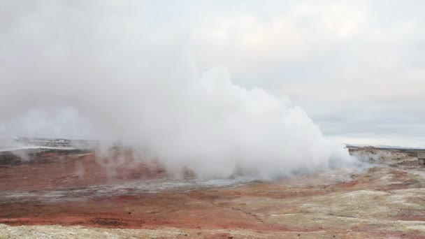 Gunnuhver warmwaterbronnen in IJsland — Stockvideo