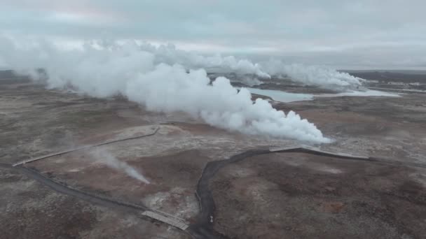 Gunnuhver horké prameny a pára na Islandu — Stock video
