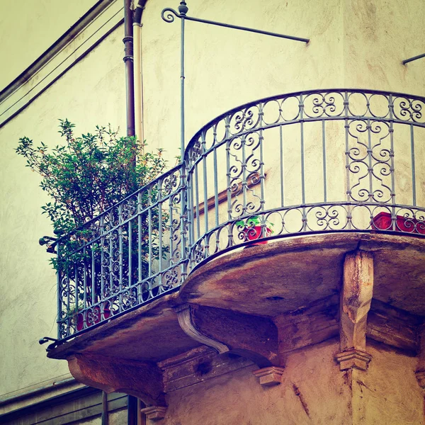 Facade of the Old Italian House — Stock Photo, Image