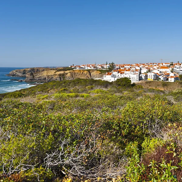 Città sulla costa rocciosa — Foto Stock