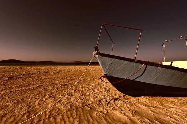 Fischerboot am Strand — Stockfoto