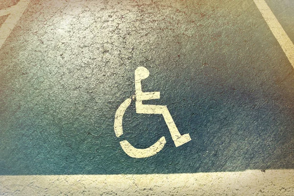 Parkeren voor gehandicapten — Stockfoto