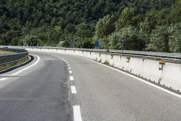 Motorväg i Toscana — Stockfoto