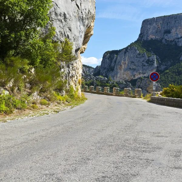 Horská silnice v jihovýchodní Francii — Stock fotografie