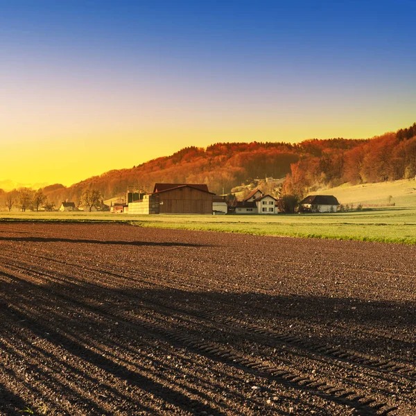 Ackerland und Weiden in der Schweiz — Stockfoto