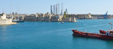 Tank gemi yakıt taşıma için