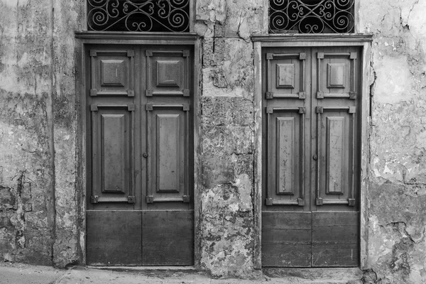 Maltesische Türen in Valletta — Stockfoto