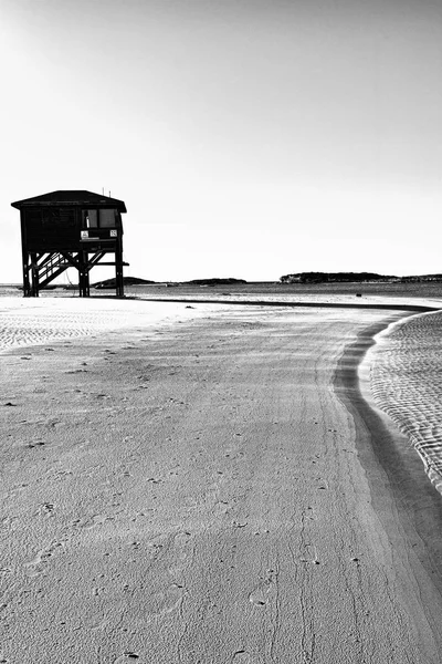 Casa de salva-vidas na praia — Fotografia de Stock