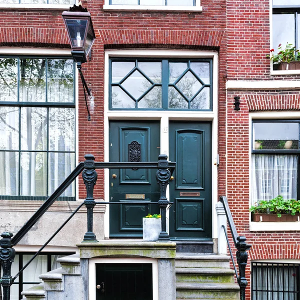 Porta pintada em Amsterdã — Fotografia de Stock