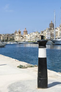 Demirleme baba Limanı iskele üzerinde