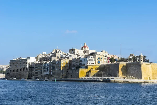 Embankments of Malta with berths — Stock Photo, Image