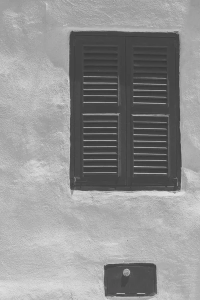 Einfaches Fenster auf Malta — Stockfoto