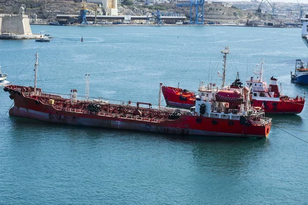 Tank schip voor het vervoer van brandstoffen — Stockfoto