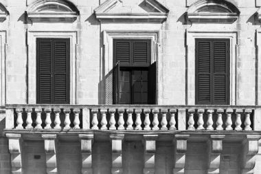 Geleneksel Malta windows