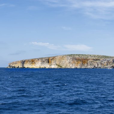 Comino'daki Malta Takımadaları adadır
