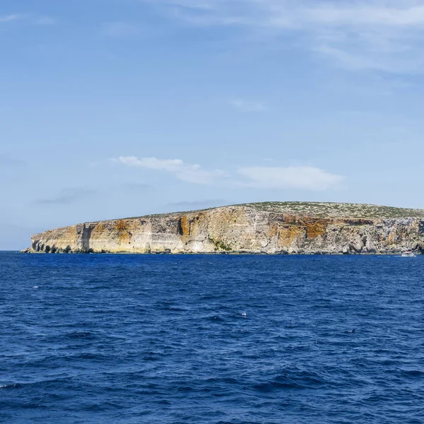 Comino'daki Malta Takımadaları adadır