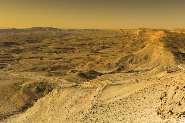 Woestijn in Israël bij zonsopgang — Stockfoto