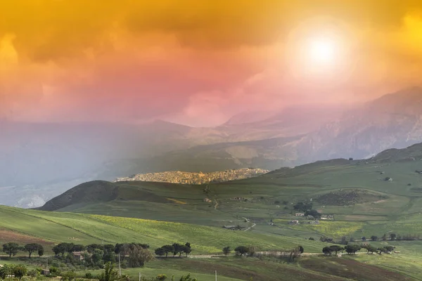 日出时的西西里景观 — 图库照片