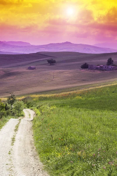 Siciliaanse landschap bij zonsopgang — Stockfoto