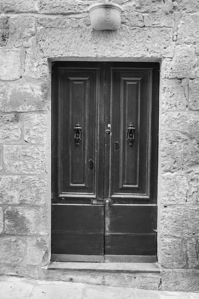 Maltesische Tür in Valletta — Stockfoto
