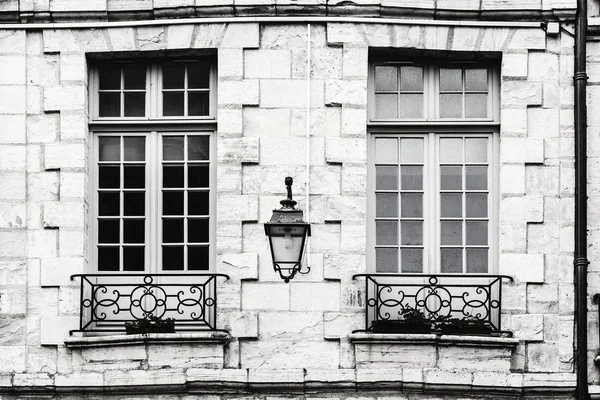 Ventanas francesas en Biarritz — Foto de Stock