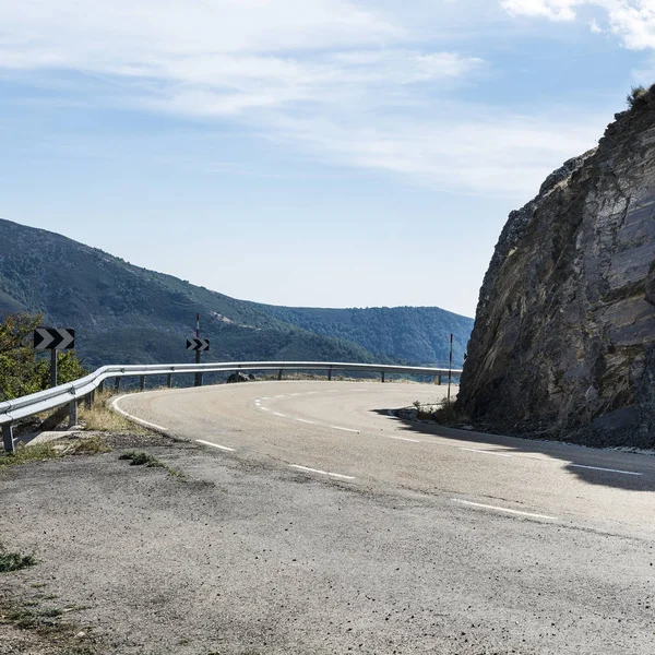 Kręte drogi asfaltowej w Hiszpanii — Zdjęcie stockowe
