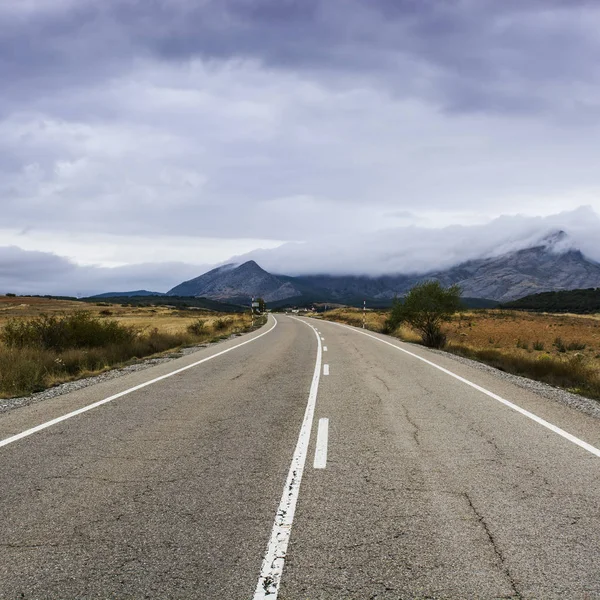 Slingrande vägen i Spanien — Stockfoto