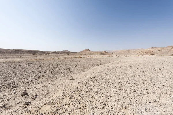 Пустынная бесконечность на Ближнем Востоке — стоковое фото