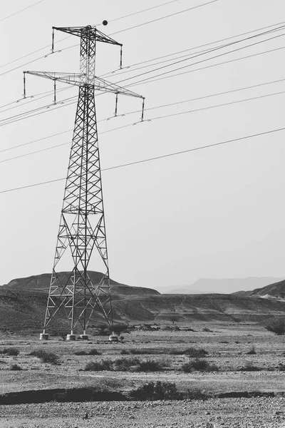 Electrical power lines on pylons — Stock Photo, Image