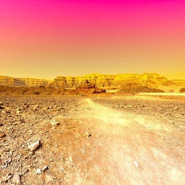 İsrail çölde azgın renkleri.