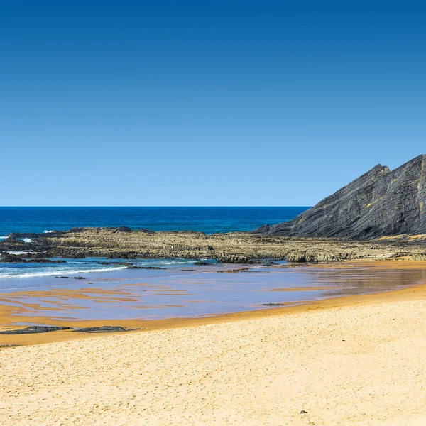 Spiaggia portoghese dell'Oceano Atlantico — Foto Stock