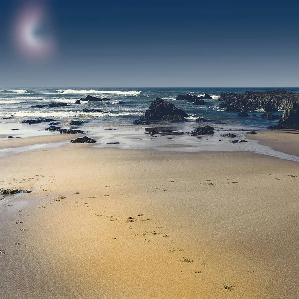 Ay ışığında Portekizce beach. — Stok fotoğraf