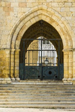 Çelik desenli kapıları