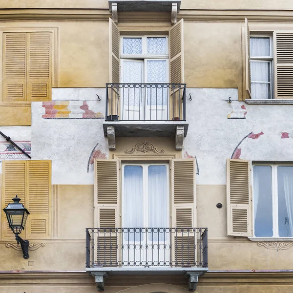 Balcone italiano a Cuneo — Foto Stock