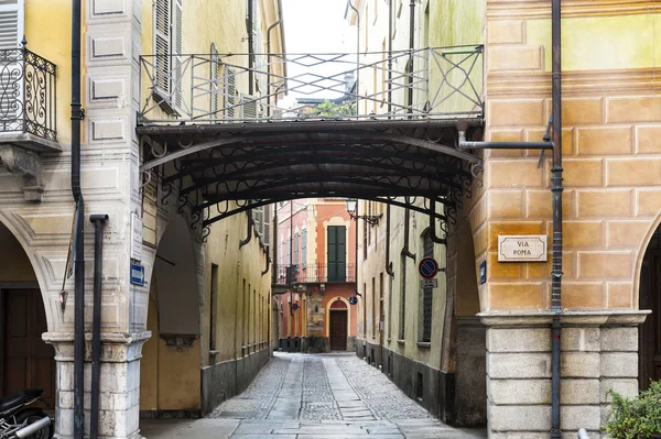 Brücke über die Straße — Stockfoto