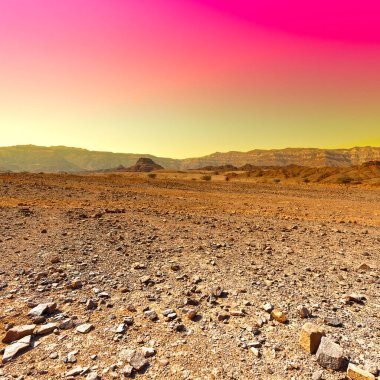 İsrail çölde azgın renkleri.