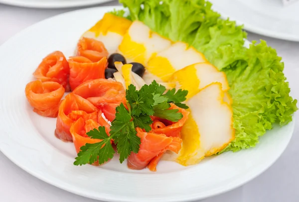 Assorted fish slices with salad — Stock Photo, Image