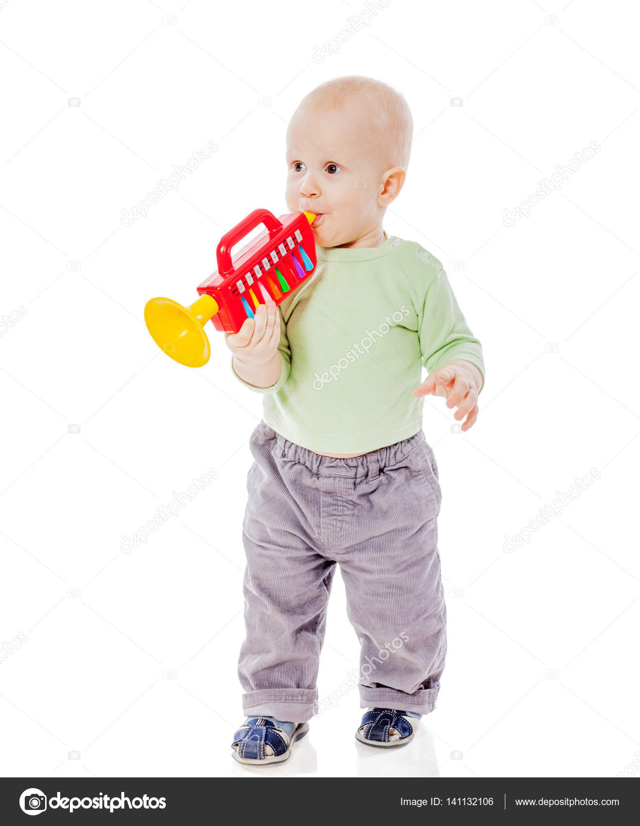 Bebe Jouer Pipe Image Libre De Droit Par Olgasweet C