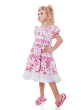 küçük kız ayakta