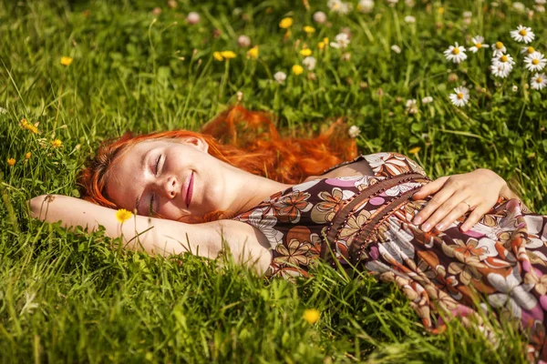 Dreaming in summer meadow — Stock Photo, Image