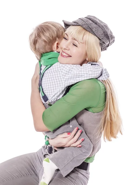 Criança abraços mãe — Fotografia de Stock