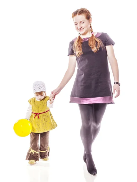 Madre caminando hija — Foto de Stock