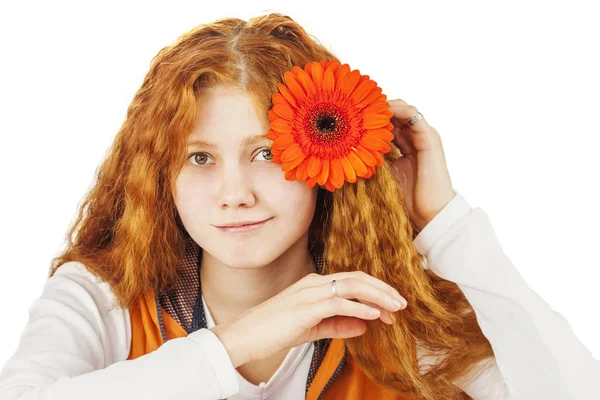 Vrouw met gerbera — Stockfoto