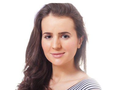 genç esmer gülümseyen