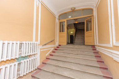 apartmanın merdiven 