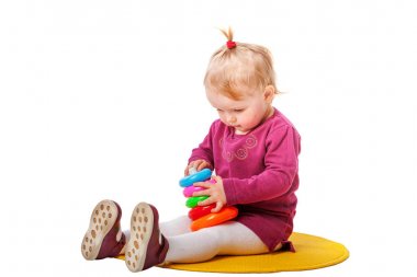 Oturma oynayan bebek