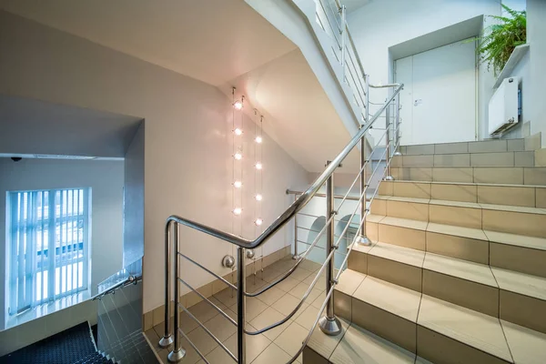 Hall con escaleras — Foto de Stock